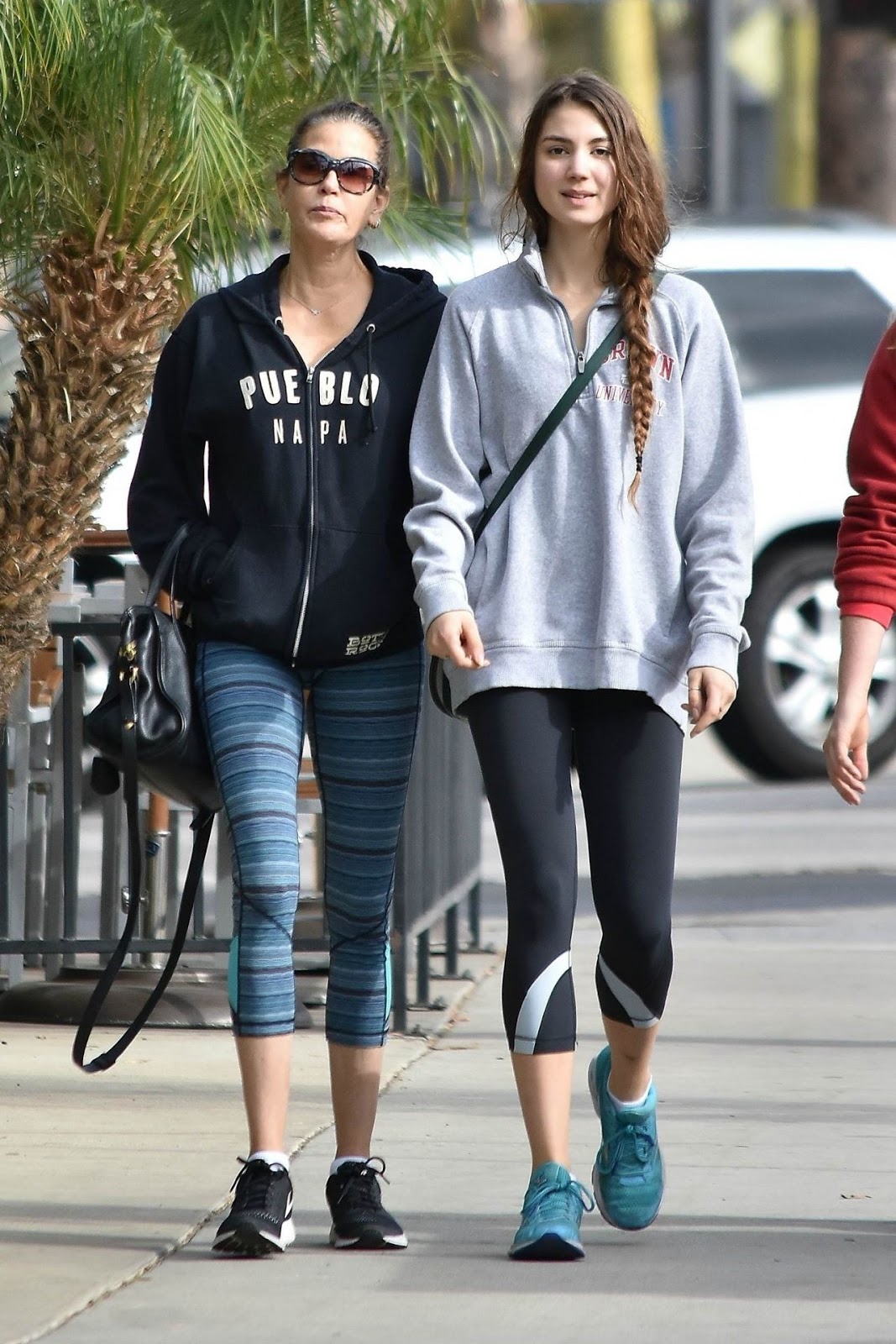 Teri Hatcher And Her Daughter Emerson Tenney Pics - Hollywood Stars