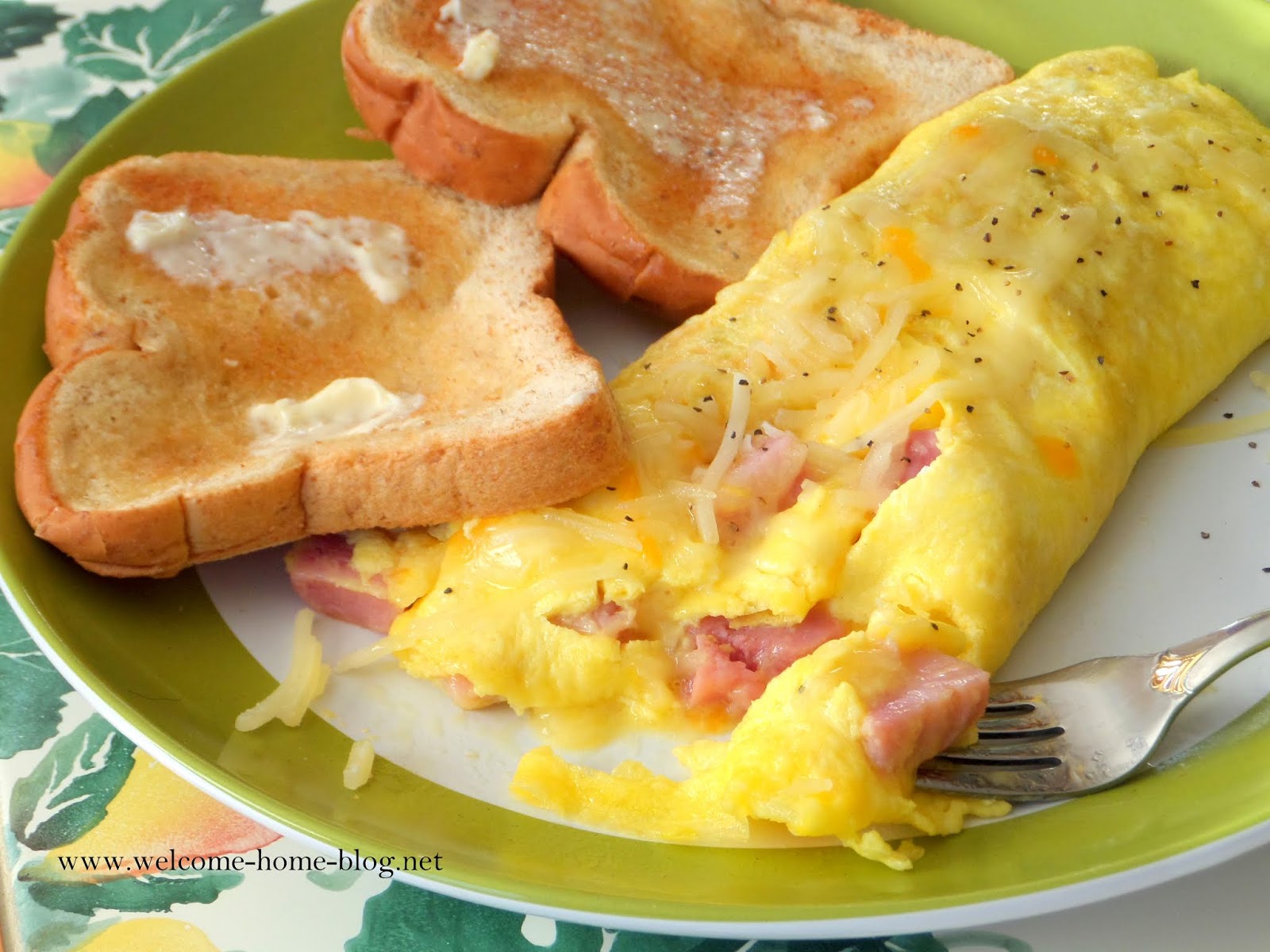 Ham And Cheese Omelet With Toast