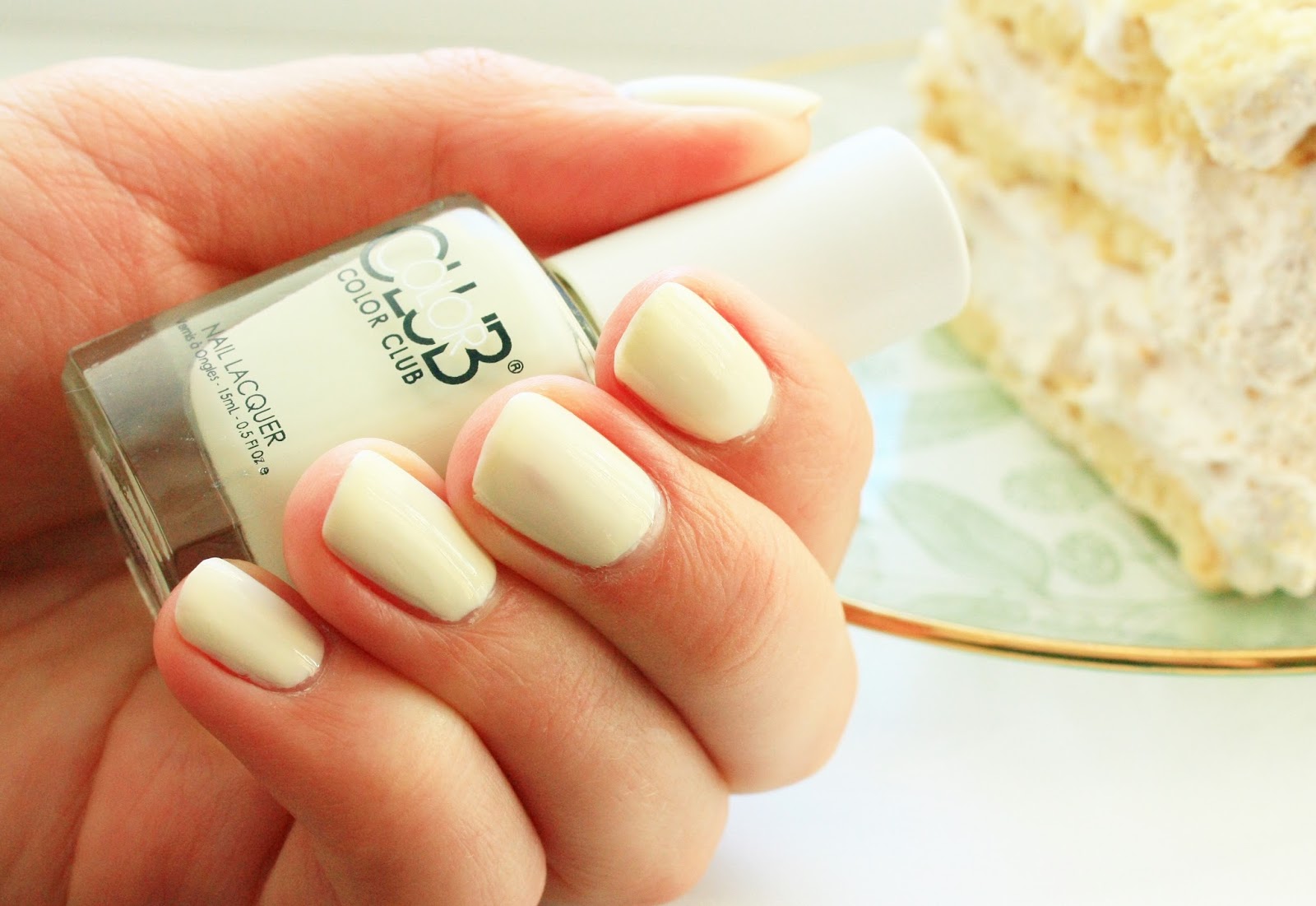 Маникюр сливочного цвета