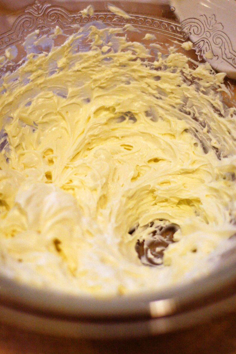 Perfectly imperfect Bagel with Smoked Salmon & Whipped Cream Cheese