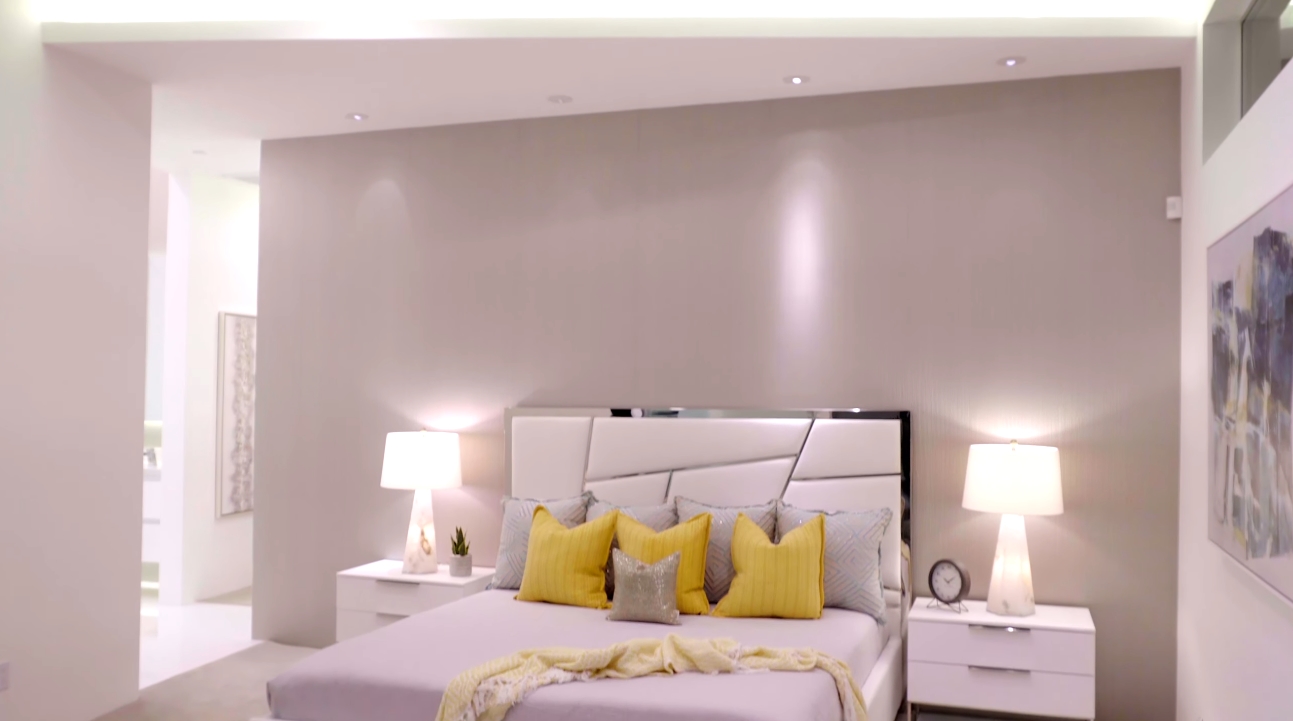 32 Photos vs. Palm Springs, CA Luxury Home Interior Design Tour By Brian Foster