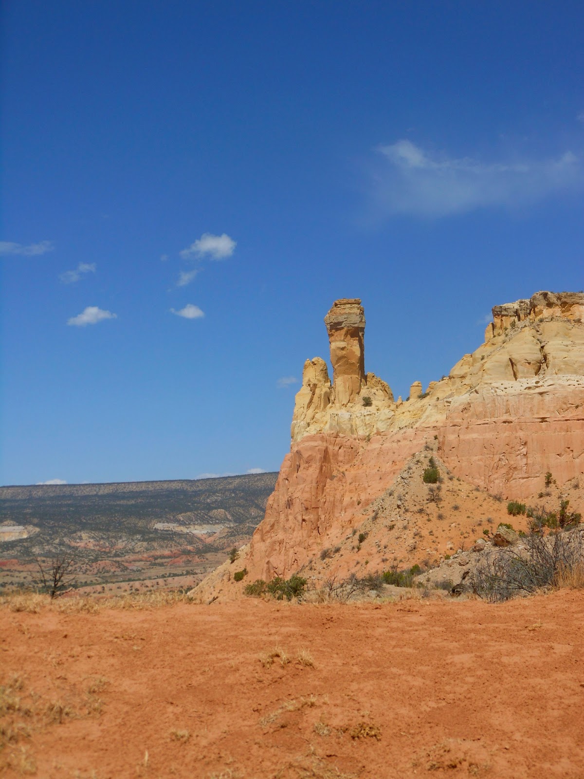 Peace. Love. Hike.: Ghost Ranch Hike: Chimney Rock Trail