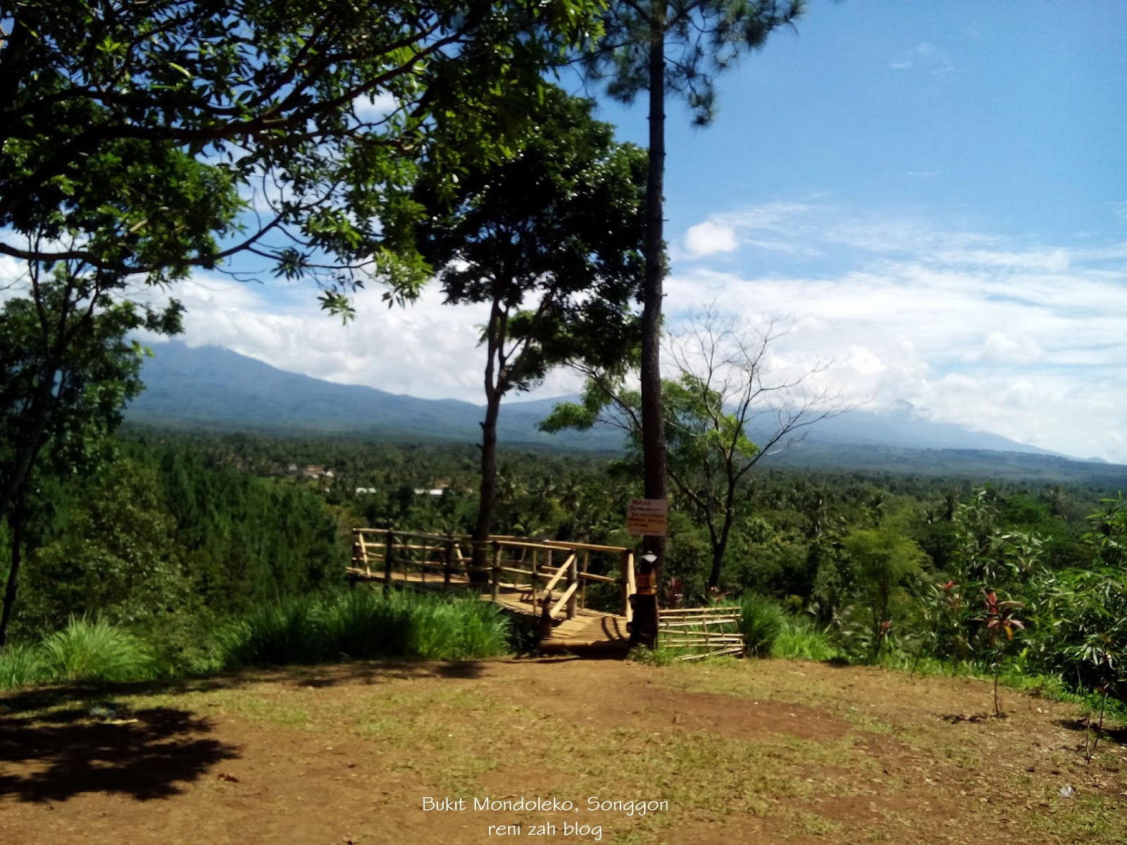 BUKIT MONDOLEKO SONGGON, BANYUWANGI