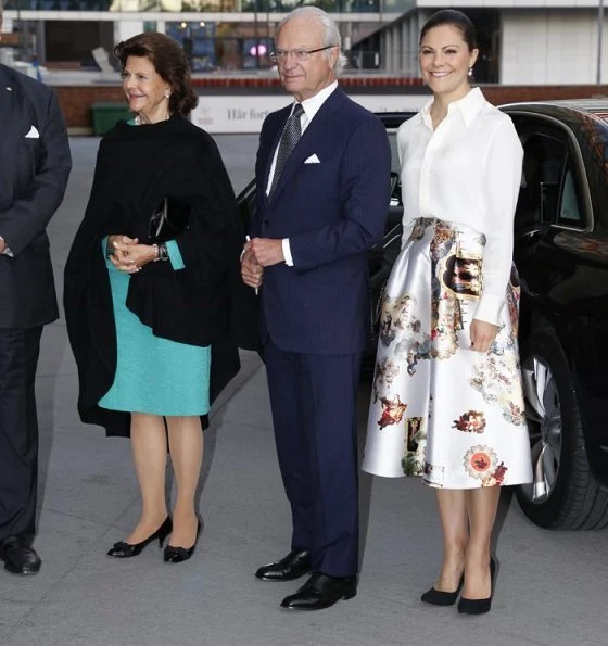 Crown Princess Victoria wore H&M Skirt, Camilla Thulin,  Yves Saint Laurent Paris pumps, carried Stella McCartney Falabella clutch