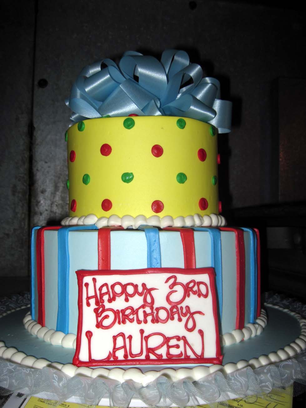 Hansen's Cakes It's always fun here at Hansen's Cakes!