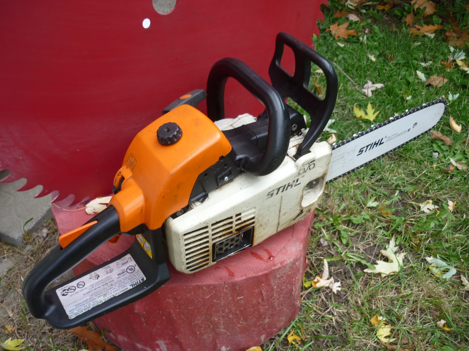 VINTAGE CHAINSAW COLLECTION Stihl MS 200.