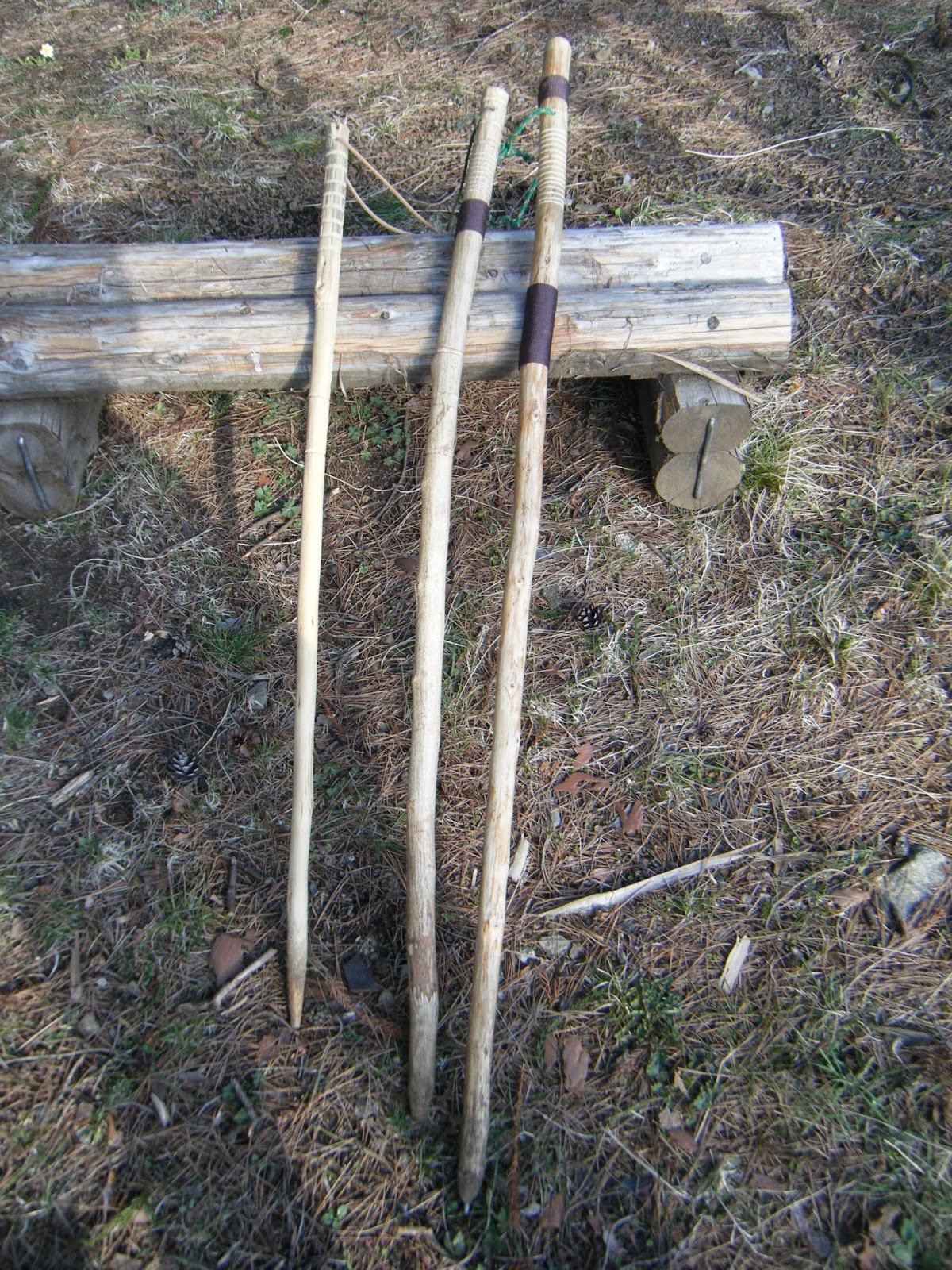 Le Bushcraft D Alex Fiche 57 Comment Fabriquer Simplement Un Baton De Marche En Bois