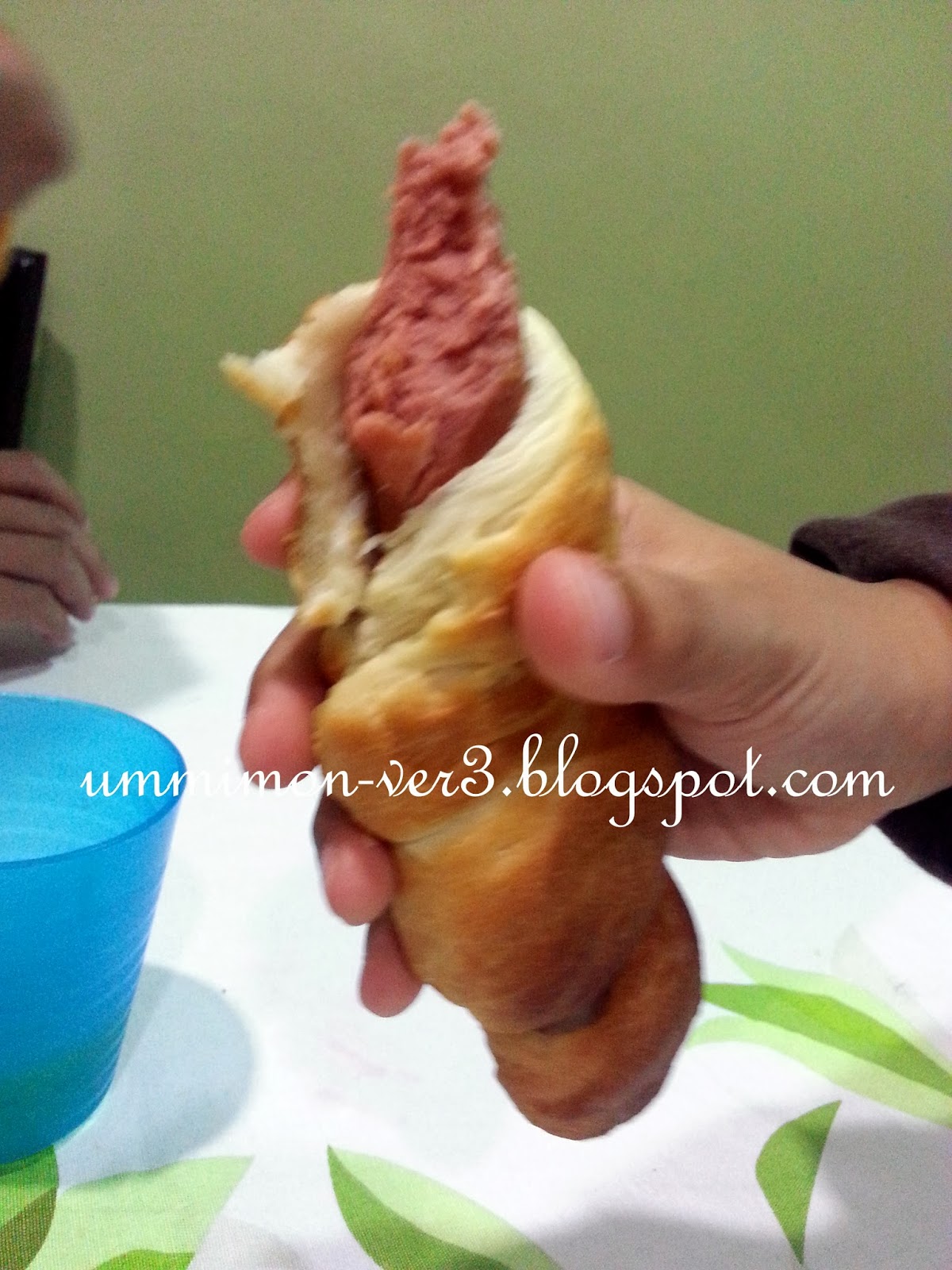 ummi: recipe: cream cheese buns (plus some horrifying looking sausage ...