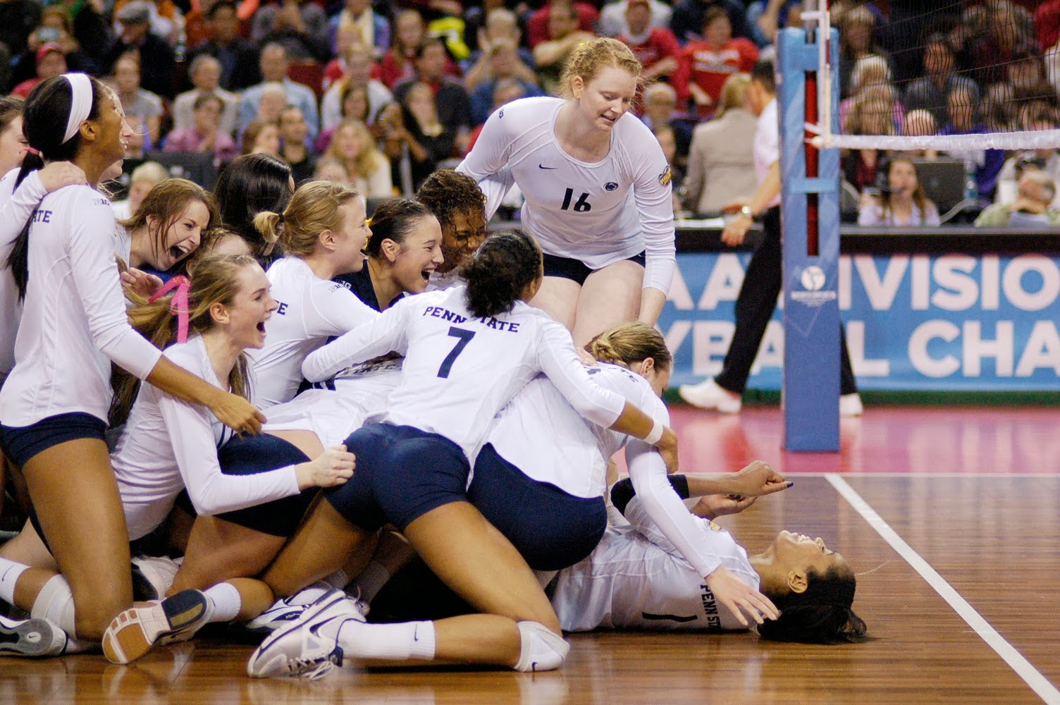 Volleyblog Seattle NCAA Volleyball fans do Seattle proud