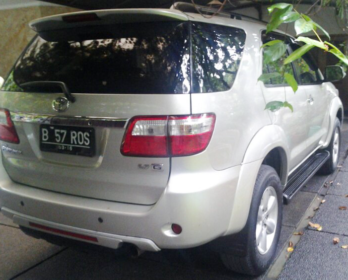 Jual Toyota Rush G Lux MT Silver 2011