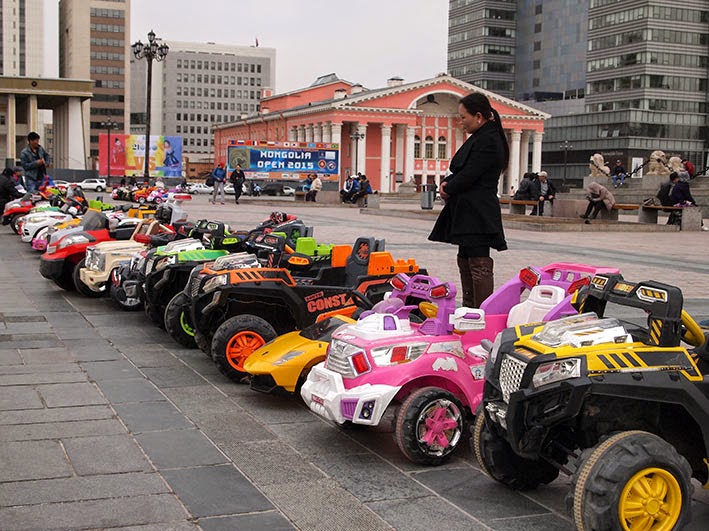 Toy cars on Chinggis Square