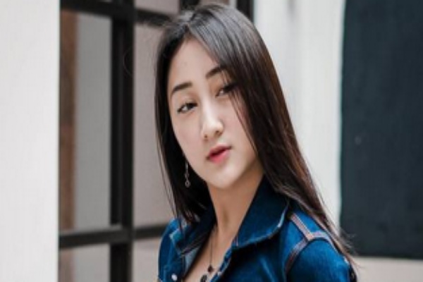 Lirik Lagu Goyang Dua Jari - Sandrina - LirikKEPO.com