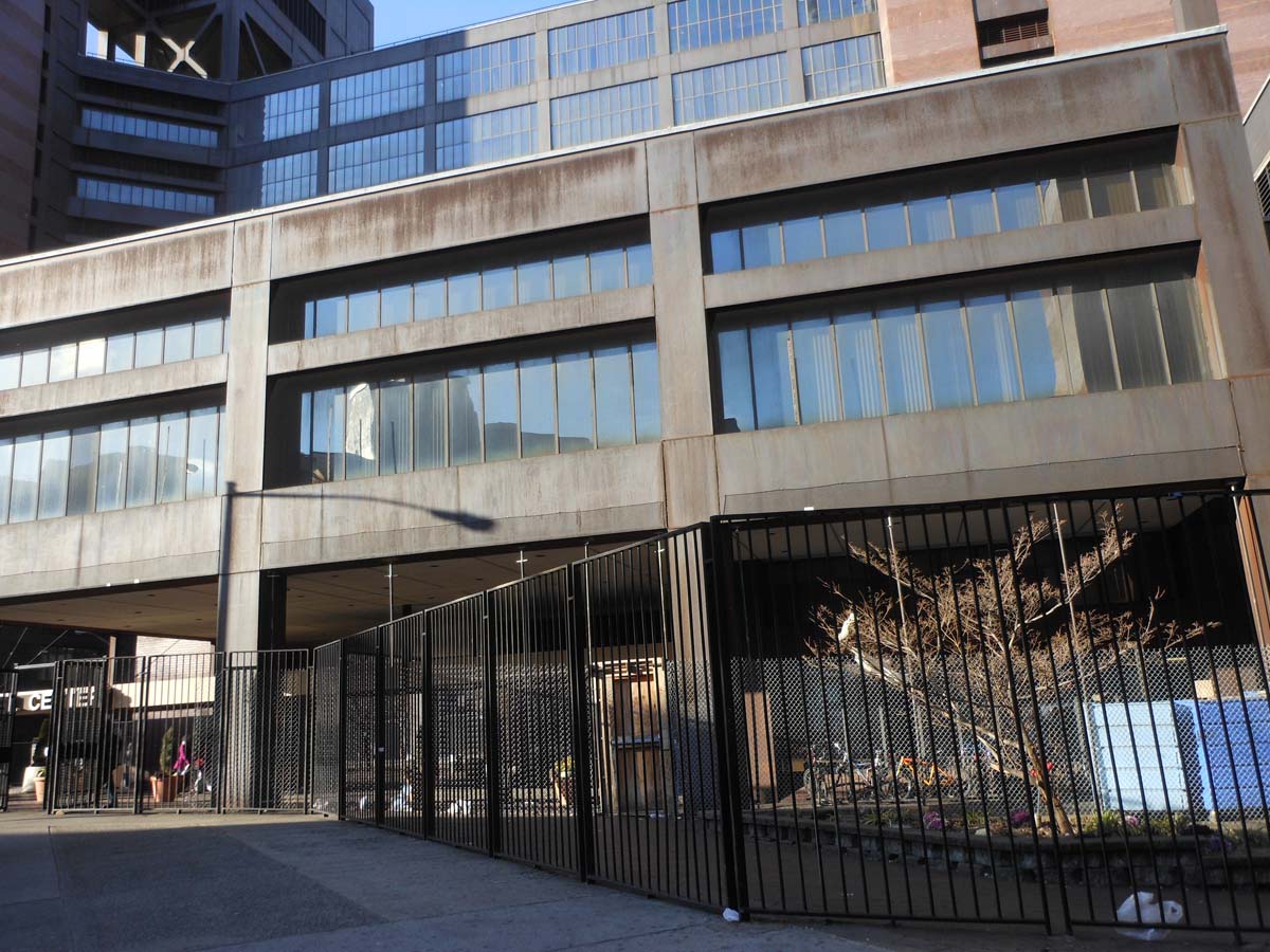 Quotidian New York (1) Staircase nonsequitors, (2) a trip to Staten