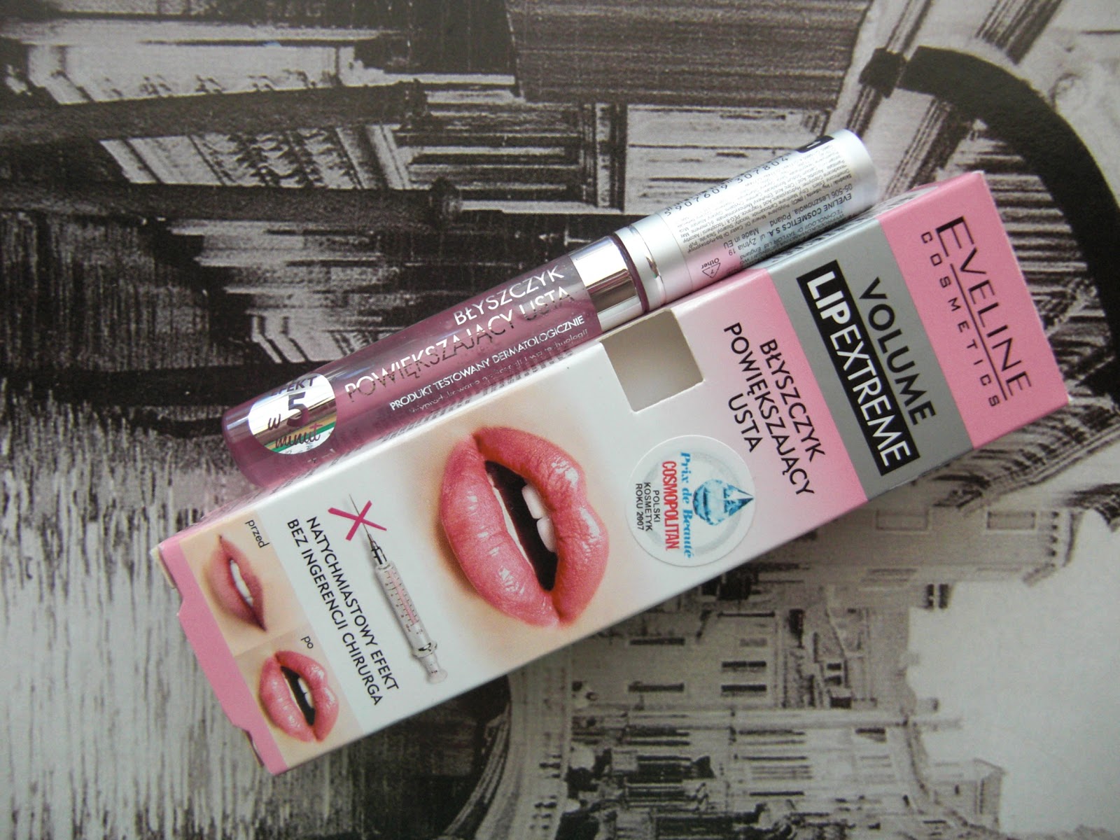 Powiększamy usta z Eveline Volume Lip Extreme Siouxie and the City