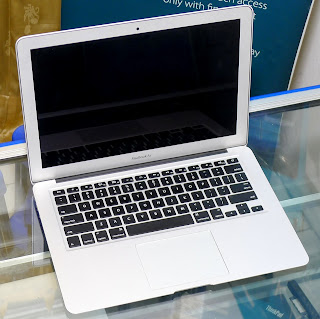 MacBook Air Core i5 13" Mid 2011 Second