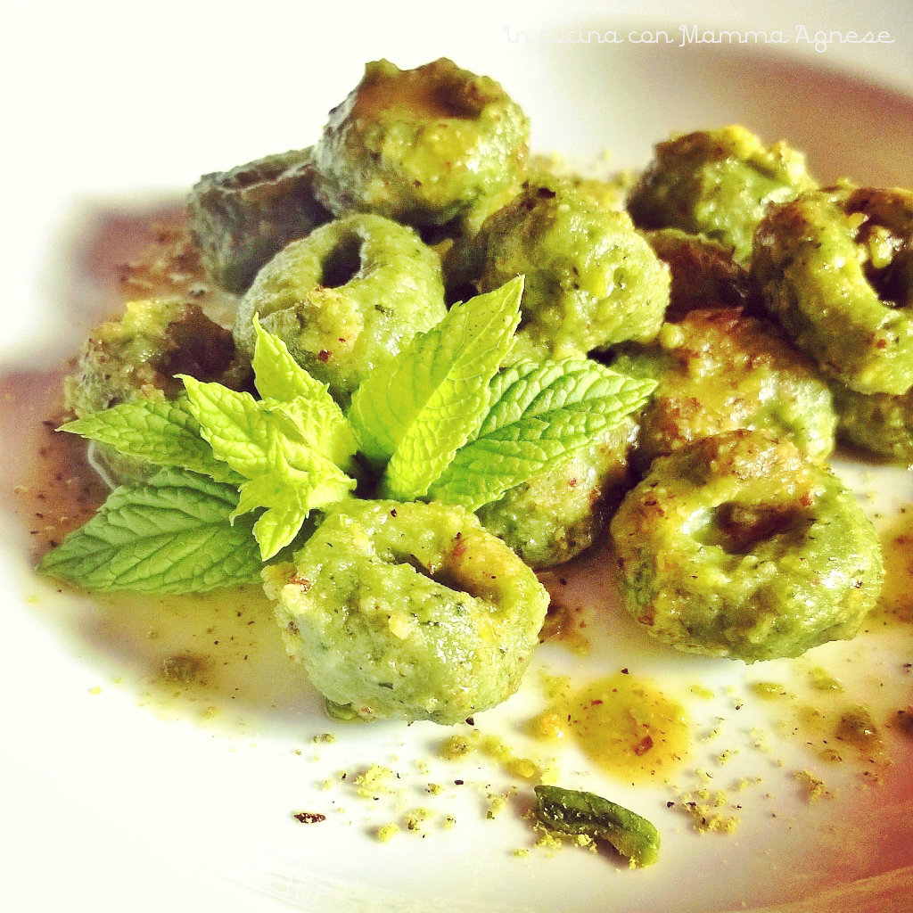 Gnocchi verdi al Pesto di Pistacchio In Cucina con Mamma Agnese