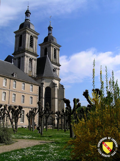 PONT-A-MOUSSON (54) - Abbaye des Prémontrés : l'abbatiale