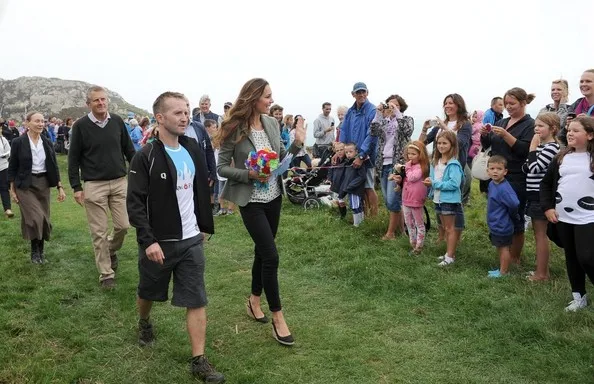 The Duke and Duchess Of Cambridge  Start The Ring O'Fire Anglesey Coastal Ultra Marathon