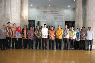 Kemenkumham Serahkan Bangunan Eks Lapas ke Pemkab Indramayu Kemenkumham Serahkan Bangunan Eks Lapas ke Pemkab Indramayu
