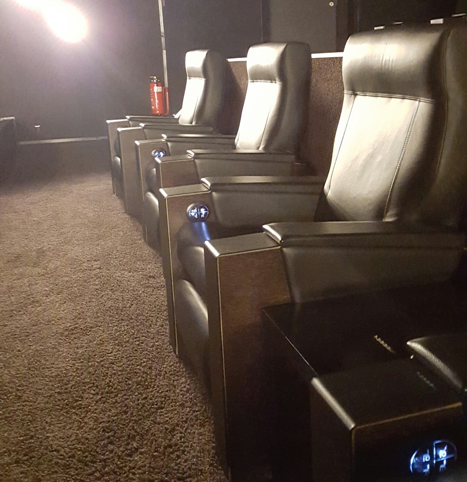 Ankle Boots Aus Samt Aus Franfurts Schonstem Schuhladen Modeblog