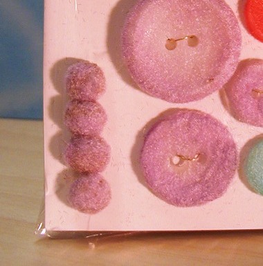 Steffies Hexenhaus: Fun Flock auf Knöpfen und Brads