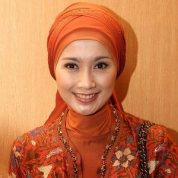 desy akui tengah dekat dengan rafi ahmad - dolapdolop | kumpulan puisi