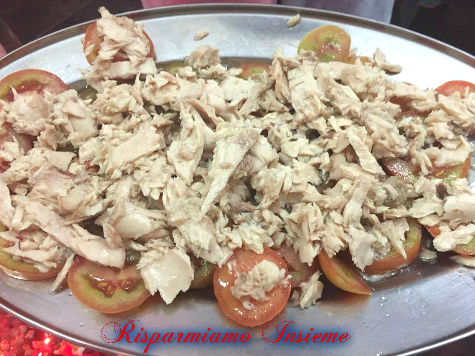 Risparmiamo Insieme Let's save together Insalata Caprese con Tonno Alalunga e Bufala