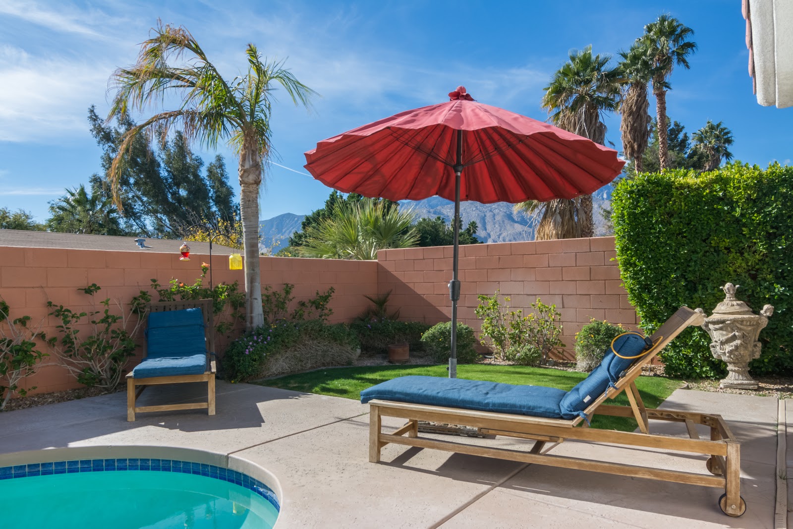 Palm Springs Pool Home For Sale