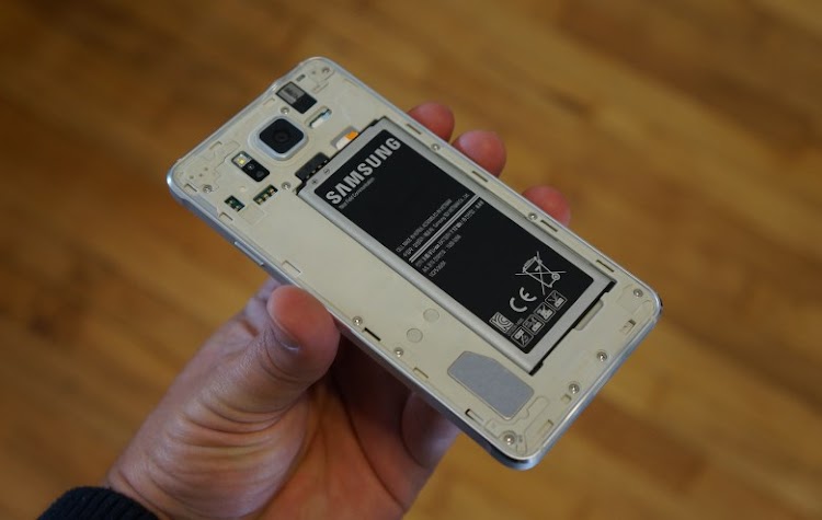 Cara Merawat Smartphone Non-Removable Batteray Cara Merawat Smartphone Non-Removable Batteray