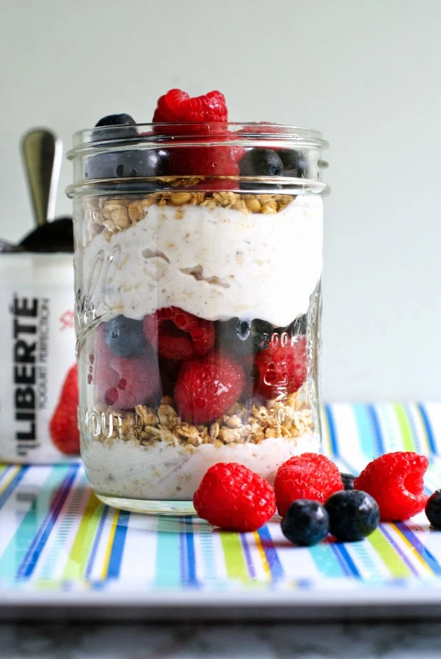 Berry and Granola Mason Jar Break Fast Parfait  | thetwobiteclub.com | #yogurtperfection #makeahead #healthy #ad