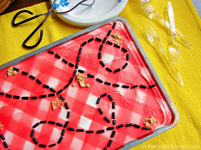  Adorable Picnic Tablecloth Cookies! Perfect for holidays and summer picnics!