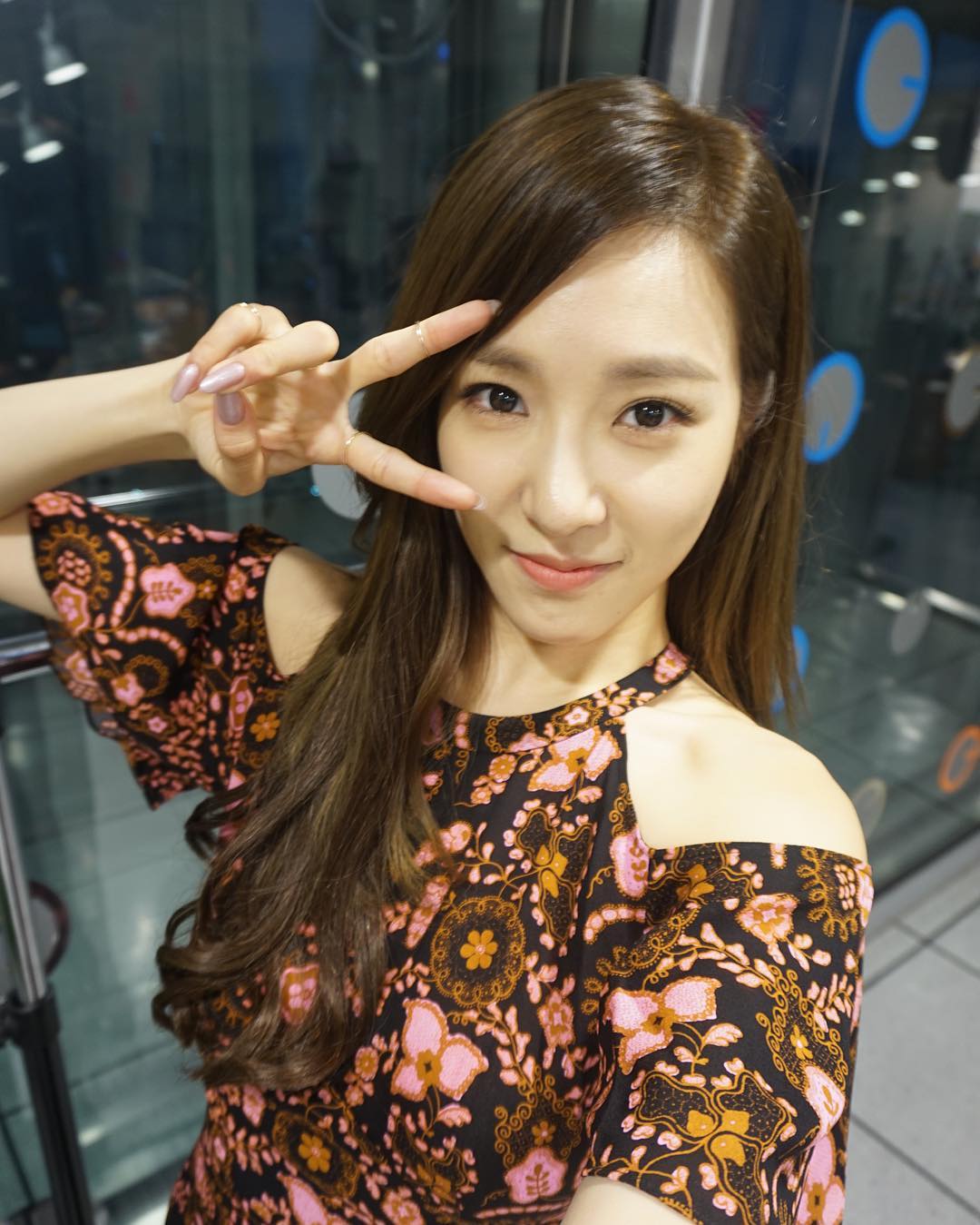 Browse SNSD Tiffany's pictures from her radio show promotions ...