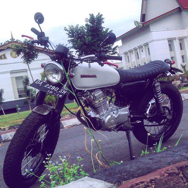 Gambar Motor Moge & Jadul Di Modifikasi Terbaru Dan Hasilnya Keren Gambar Motor Moge & Jadul Di Modifikasi Terbaru Dan Hasilnya Keren