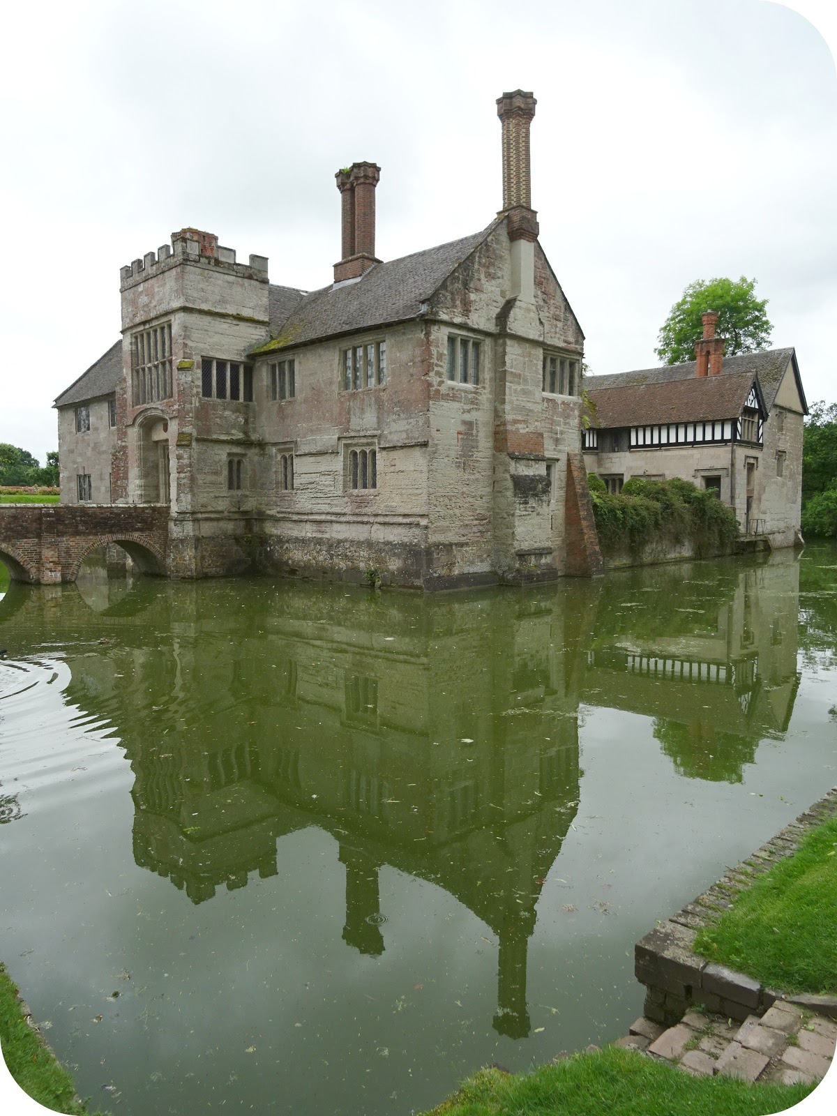 Vintage Vixen Baddesley Clinton Knights Have Dwelt Within Their