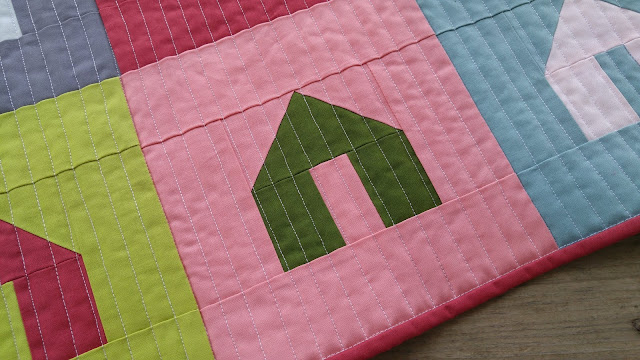 house mini quilt