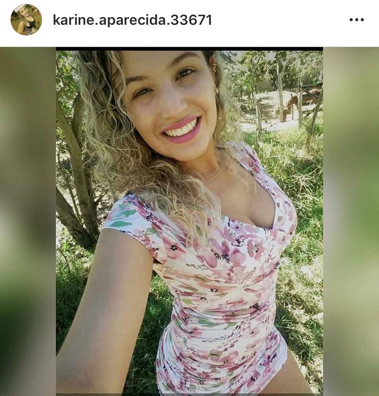 Karine Aparecida Caiu Na Net Dando Pra Dois E A Namorada De Um Deles Filmando