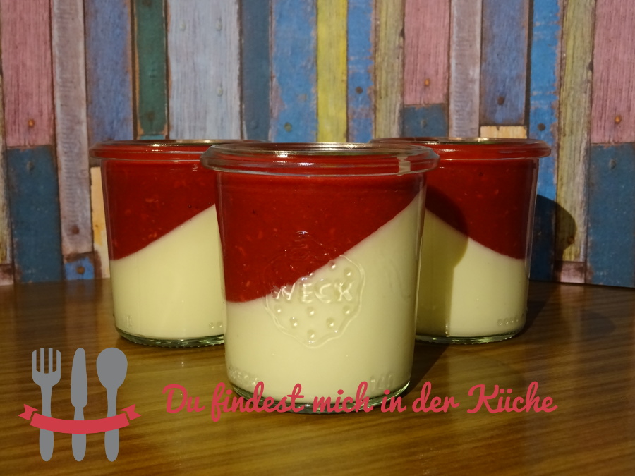 Panna Cotta mit Fruchtsauce