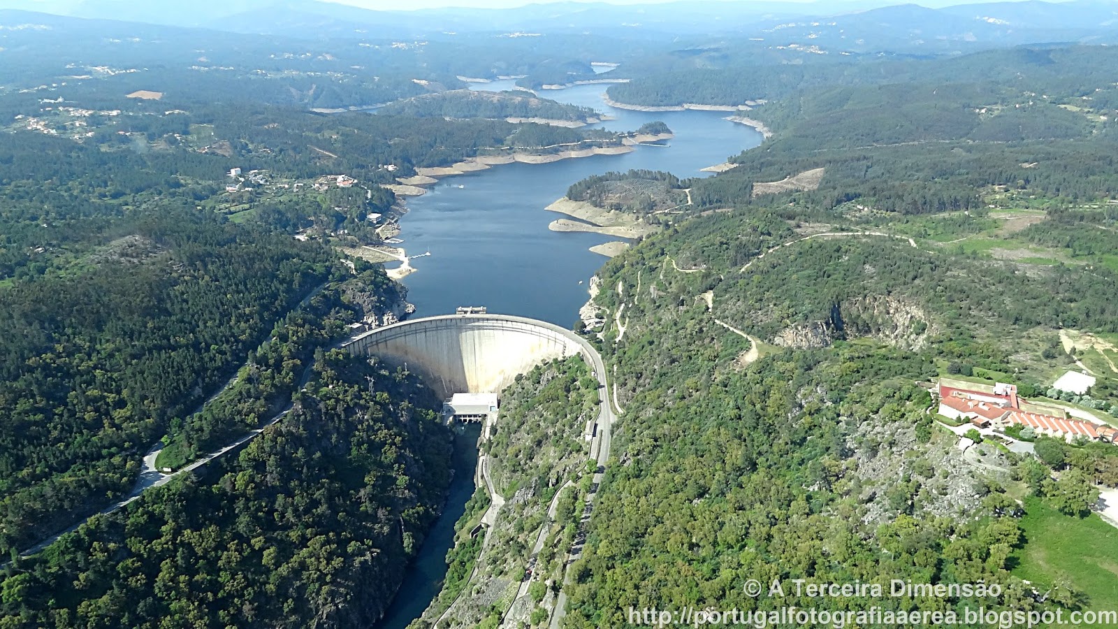 https://2.bp.blogspot.com/--yeOd1yms5w/VwtbMnC7UUI/AAAAAAAAs30/K2p5iyyHB70LK6tfnfgWthckfhW7VaaBQ/s1600/Barragem%2Bdo%2BCabril%2B2.jpg