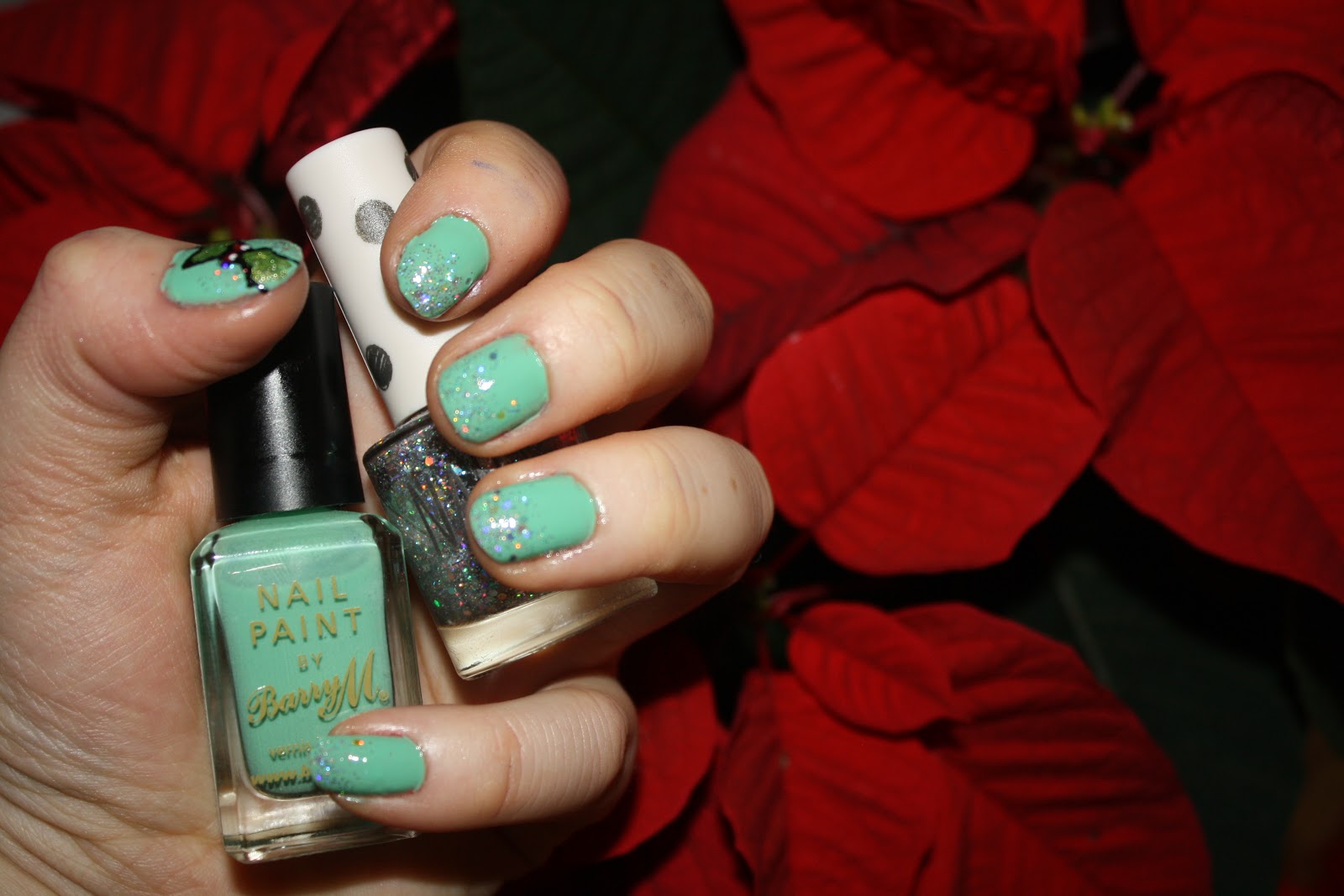 Nailed It! SIMPLE NAILS Holly Nails