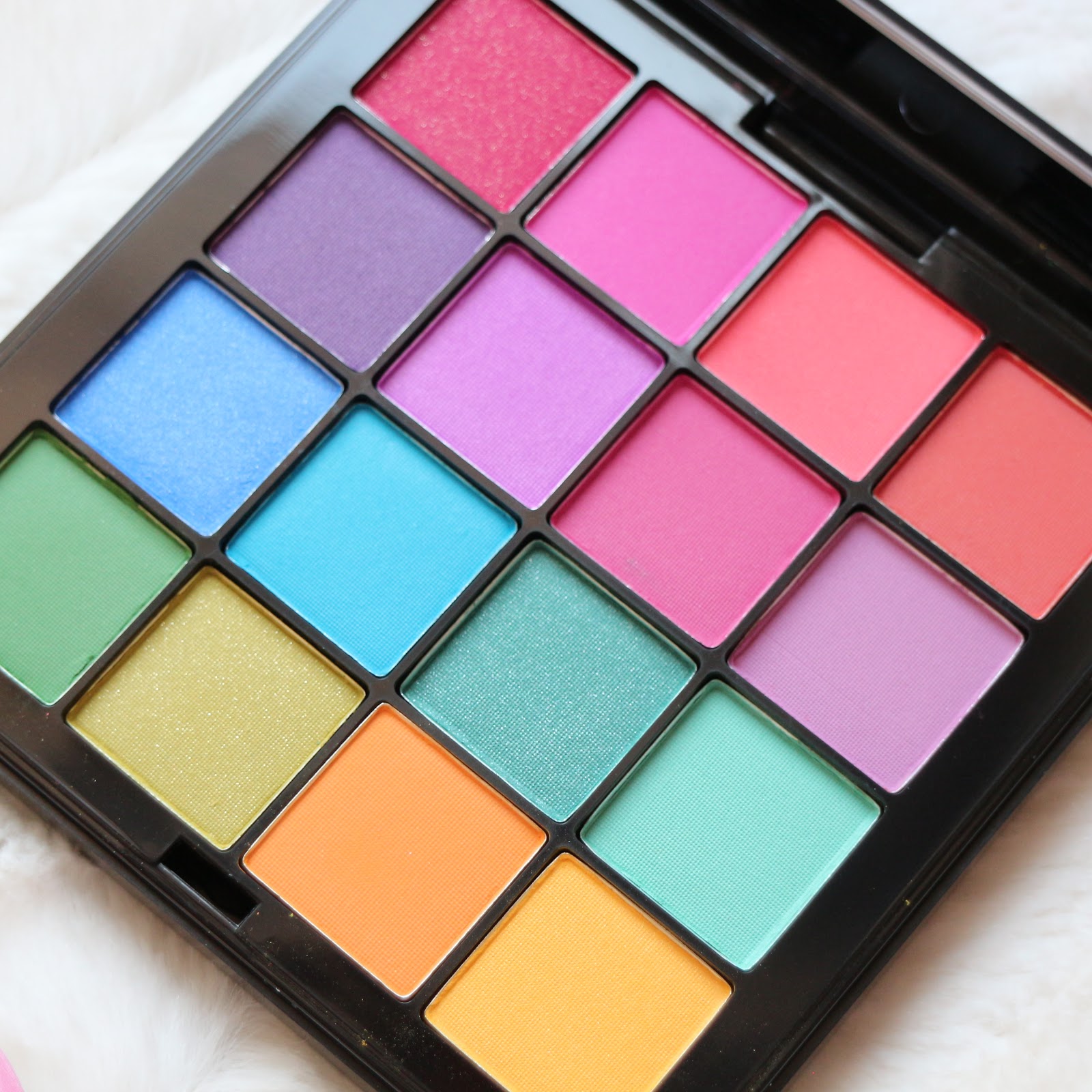 NYX Ultimate Brights Eyeshadow Palette Блогосфера