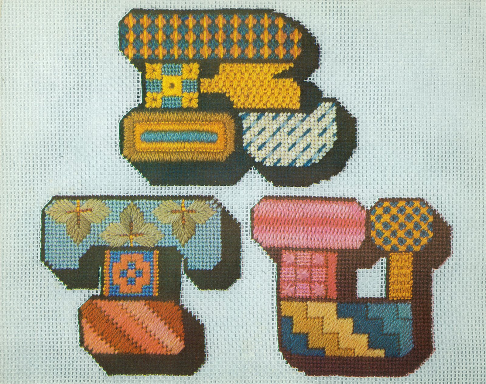 doecdoe more needlepoint letters