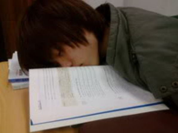 SHINee_s_Taemin_sleeping__06052010035541