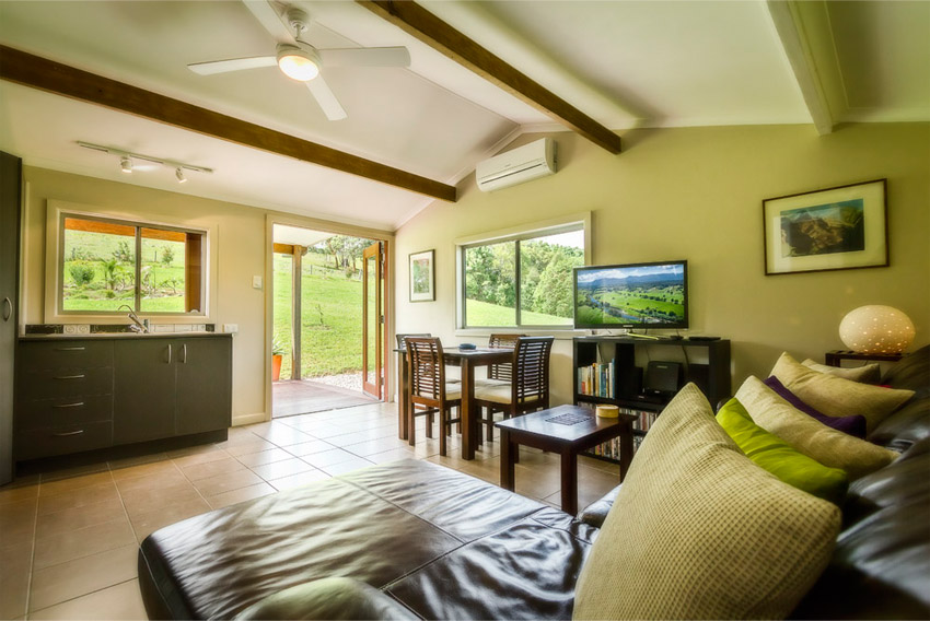 Holiday News Six Advantages of Booking Motel