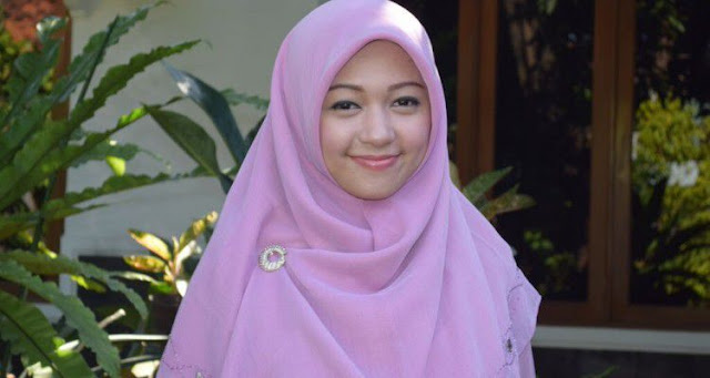 Cantik Wajah Dan Cantik Hati, Gadis Berhijab Ini Berdayakan Mantan Penderita Kusta