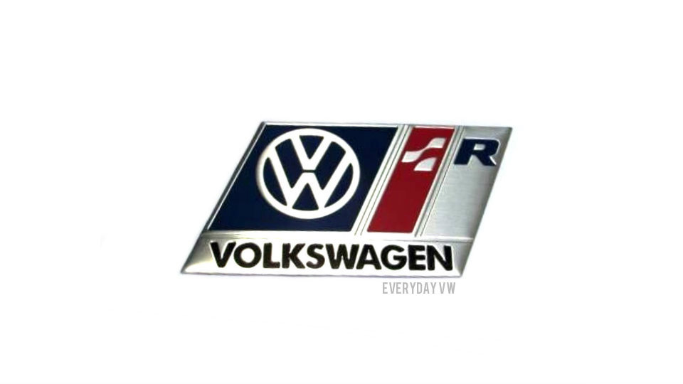 Emblem Untuk Mobil VW Tulisan Racing Ukuran 9.5×4.5cm
