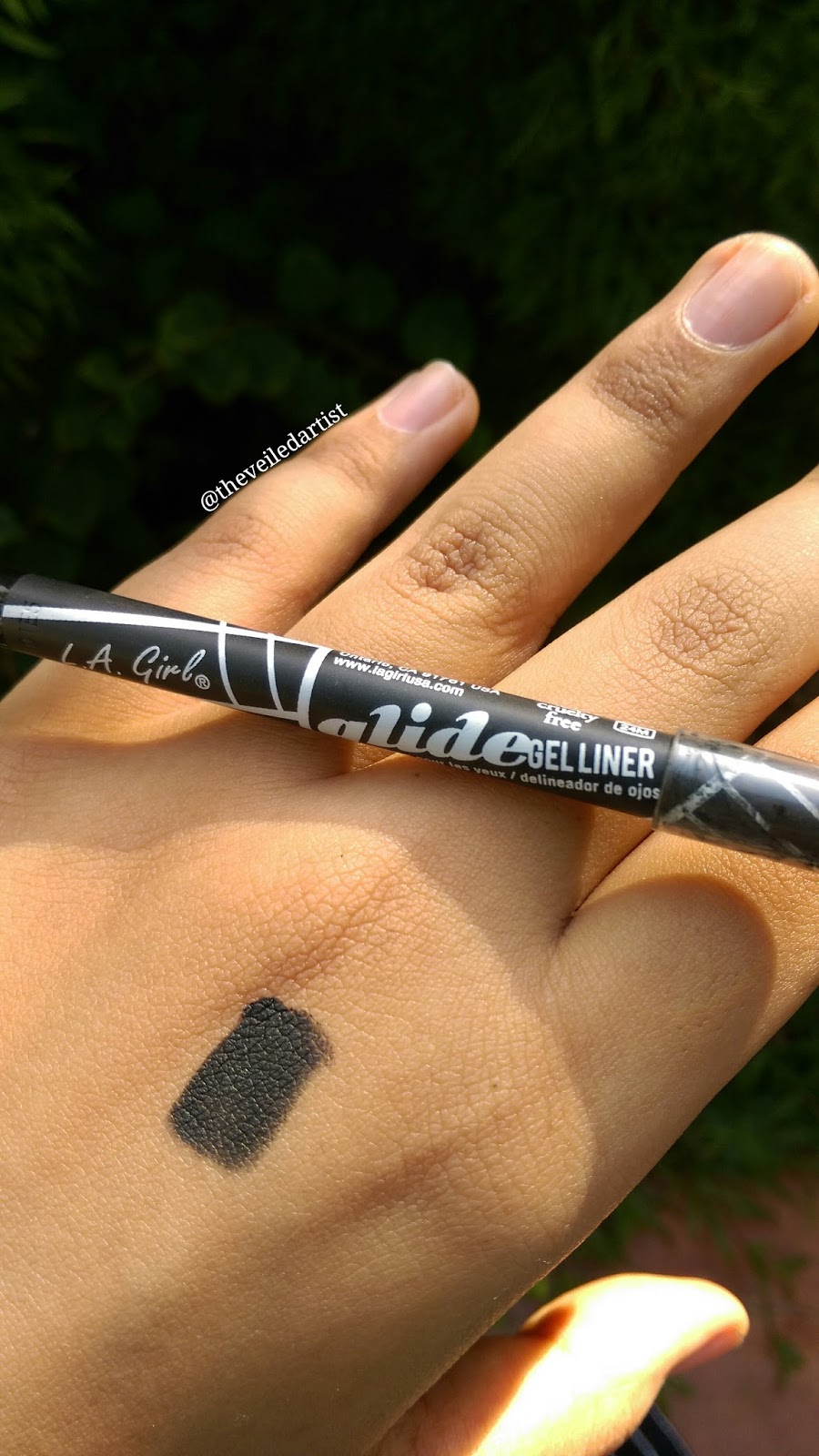 LA Girl Glide Gel Eyeliner Pencil in Very Black Review and Swatches