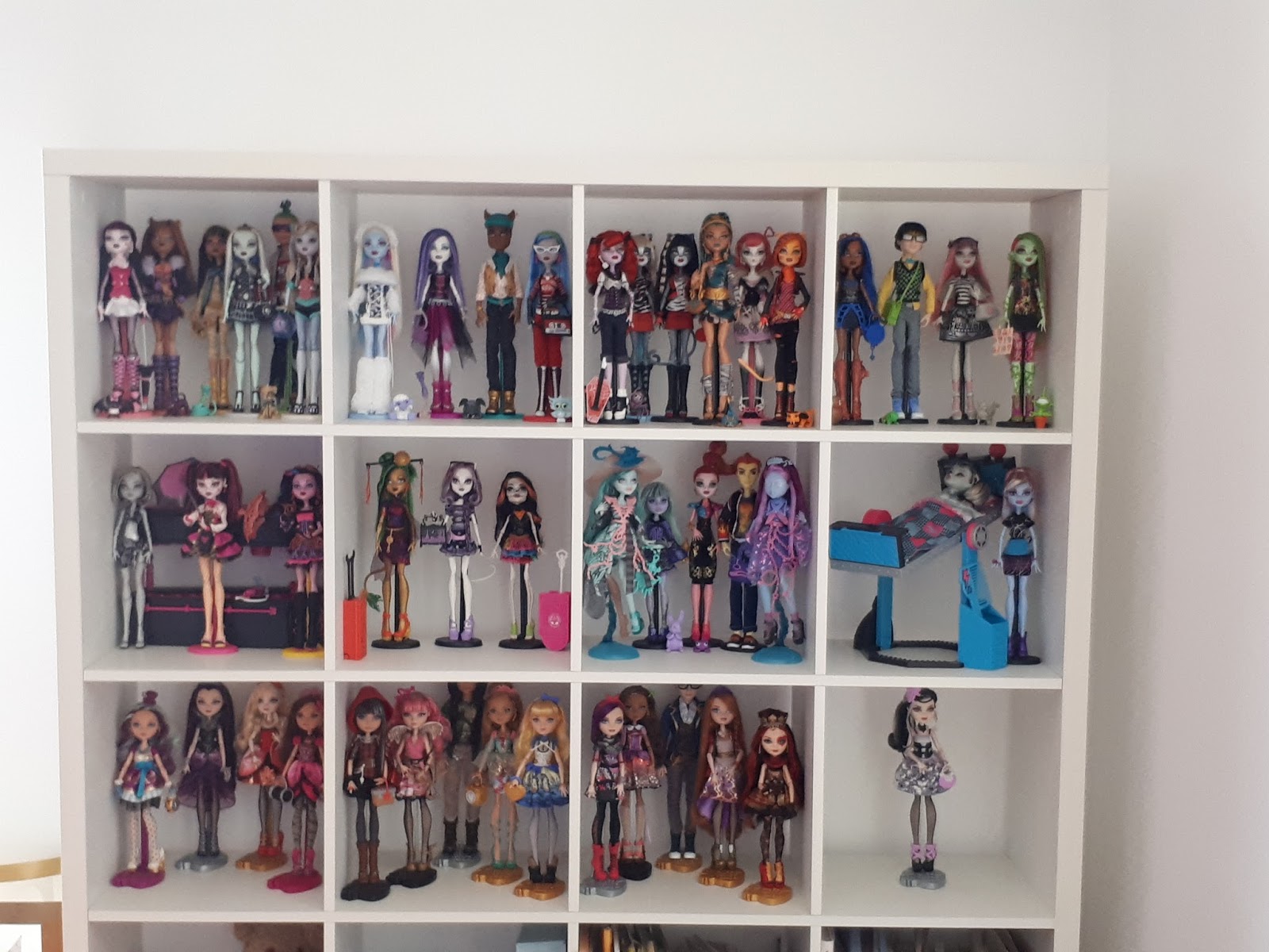 Coleção de Bonecas Basicas Ever After High (Ever After High basic dolls  collection) 