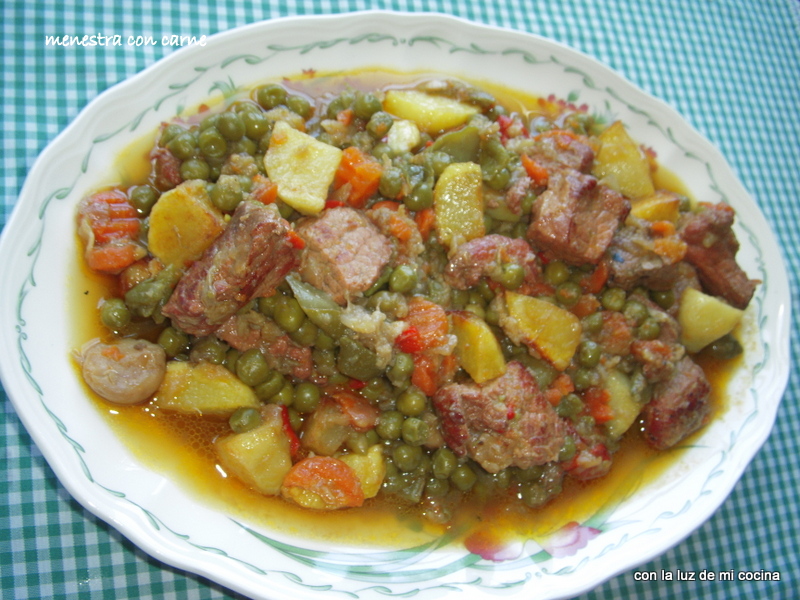 tarta+de+arroz,+carne+guisada+flores+125.jpg