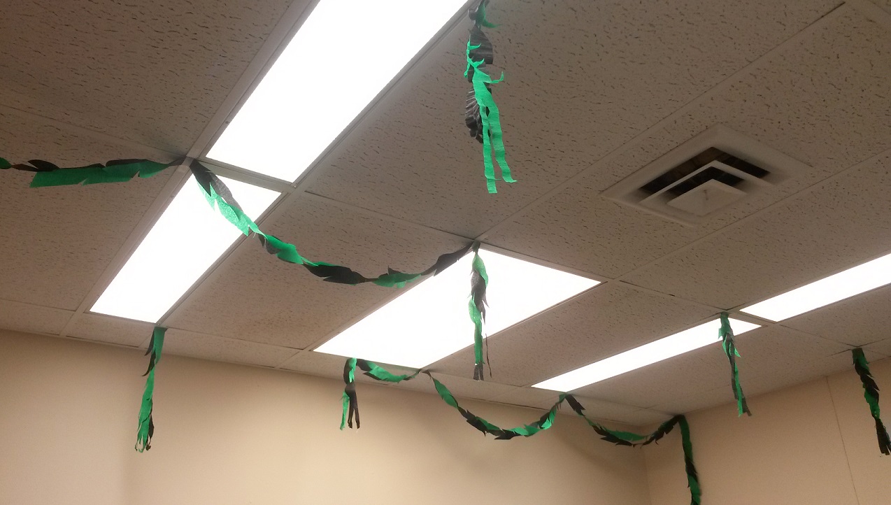 Haunted Hill, Inc. Crepe Paper Vines