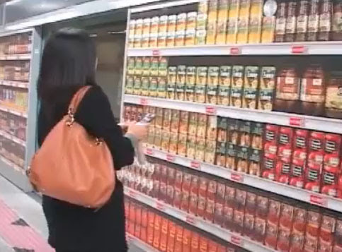 Video : 駅で電車を待つ間にスーパーマーケットの買出しを済ませられるナイスなアイディア ! !